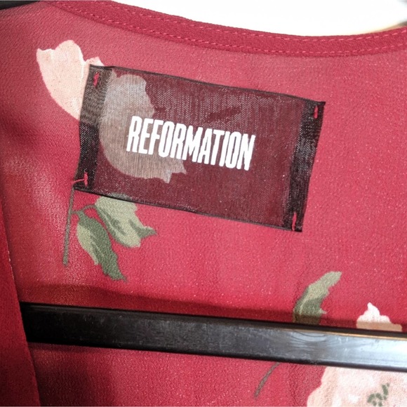 Reformation Red Floral Wrap Dress Size MP - Picture 9 of 11